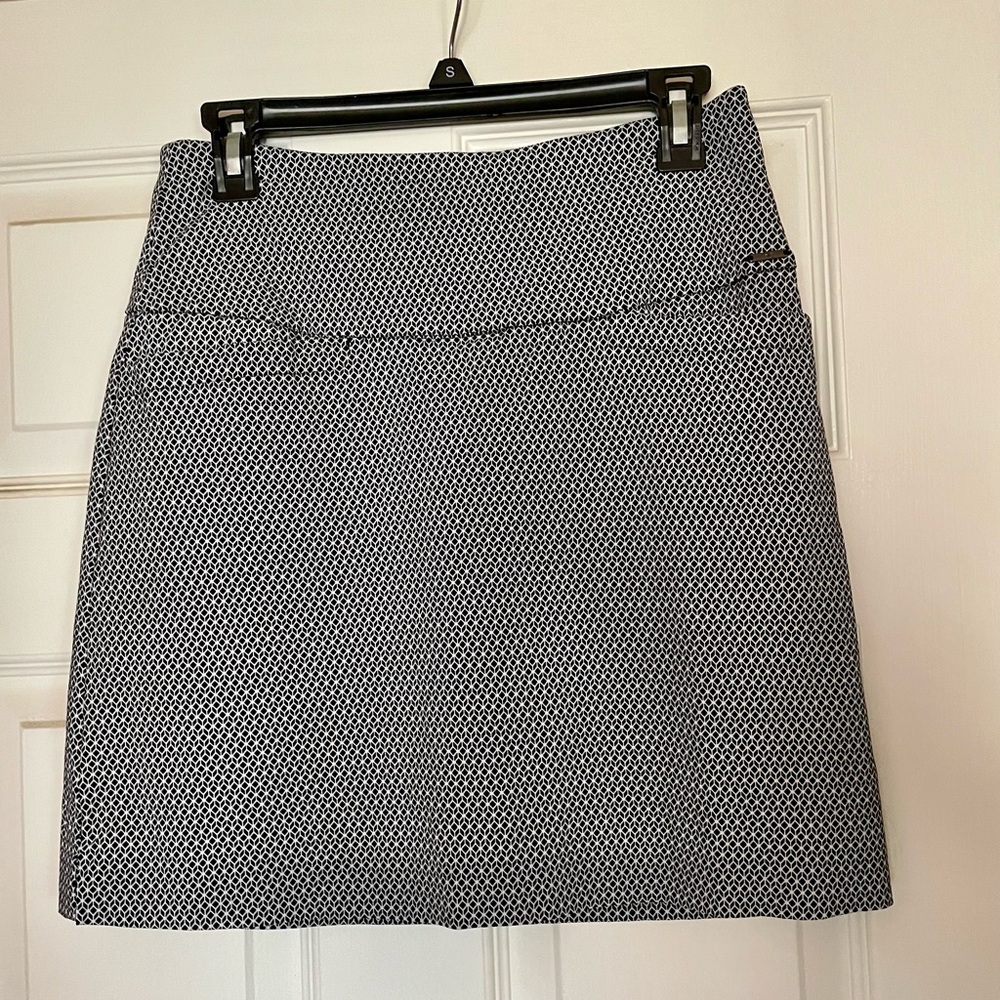 S.C. & Co Women’s Short Skirt/Skort, Size Small, Black & White Small Print, NWOT